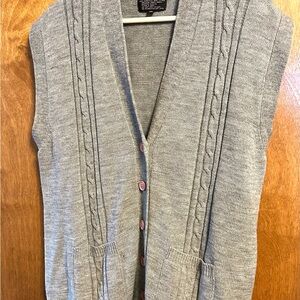 Elegant Tan Cable Knit V-Neck Sweater Vest